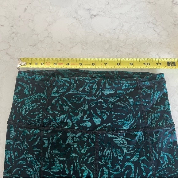 Lululemon Fast & Free Crop (19")
Thrive Viridian Green Black - Picture 7 of 9
